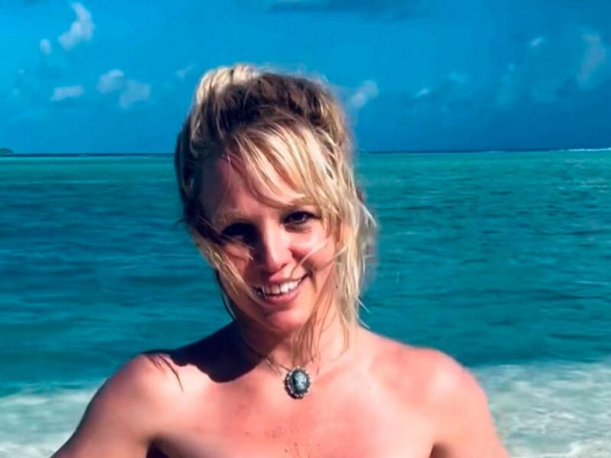 Britney Spears enloquece las redes con fotos en la playa sin ropa