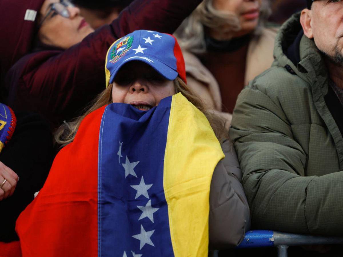 Del mundo a Caracas, protestas presionan régimen de Maduro a un día de toma de posesión