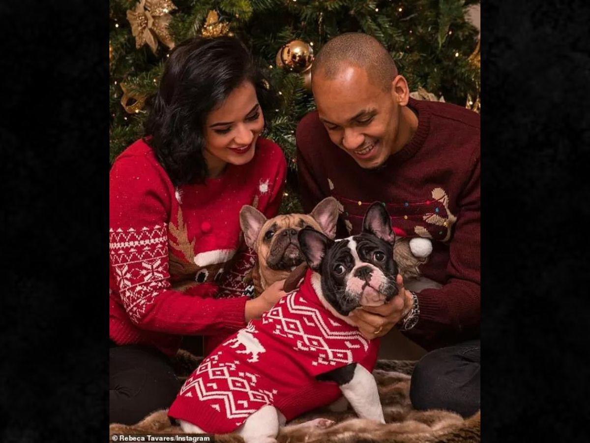 Fabinho junto a sus adorables mascotas celebrando Navidad.