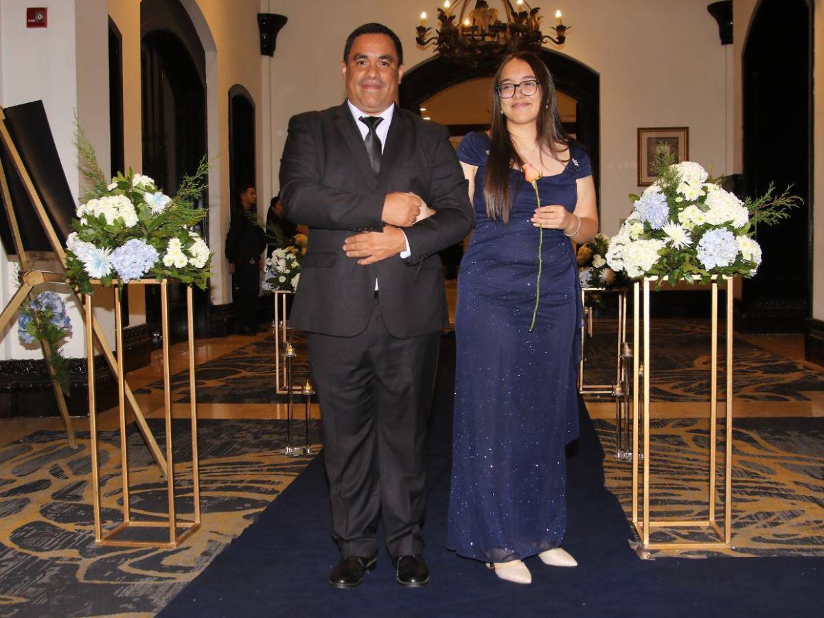 Júbilo en la Prom Night de la Interamerican School