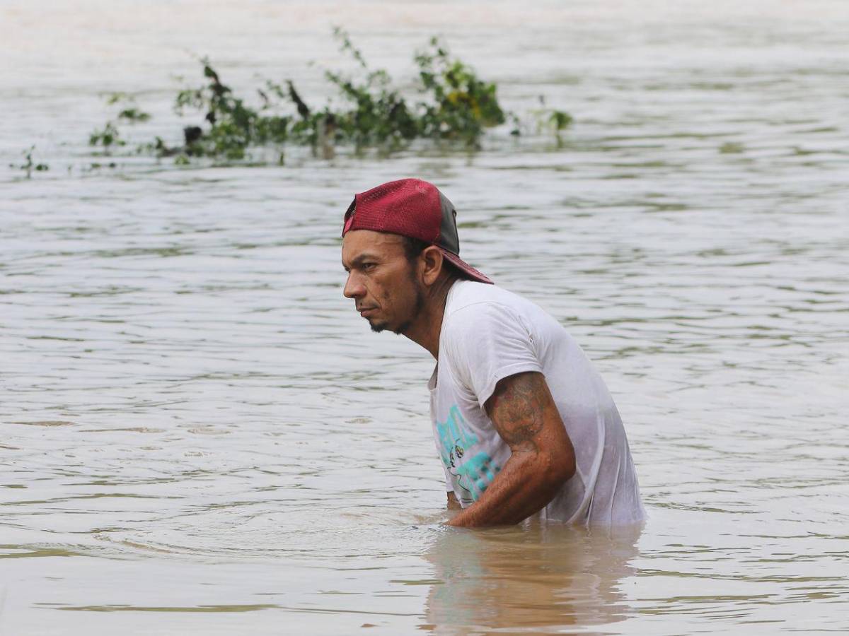 Incomunicados en el sur de Honduras por crecida de ríos tras lluvias