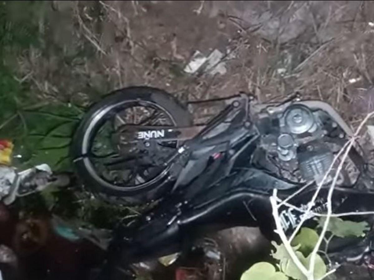 Junto a su moto en una cuneta encuentran cadáver de joven desaparecido en Olanchito