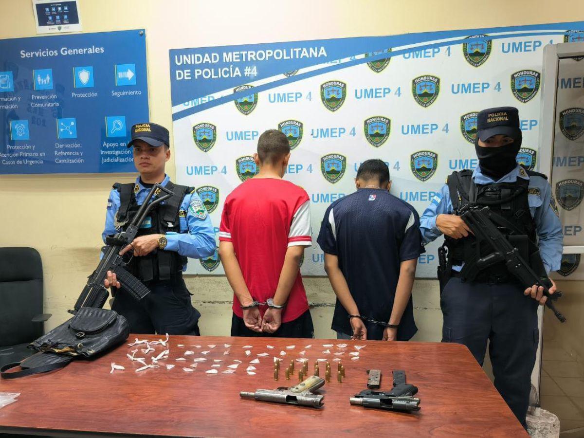Detenidos dos menores presuntos pandilleros con armas y droga en la colonia Hato de Enmedio de la capital