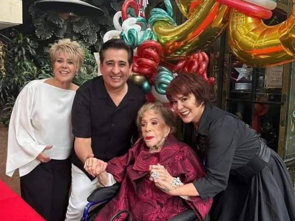 Silvia Pinal es hospitalizada y su hija alarma al pedir “rezar por ella”