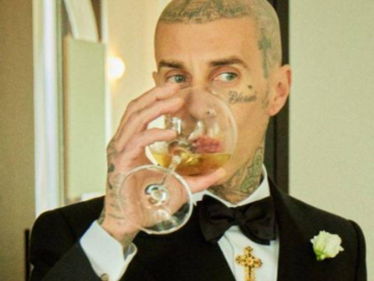 “Dios me salve”, la petición de Travis Barker tras ser ingresado de emergencia al hospital