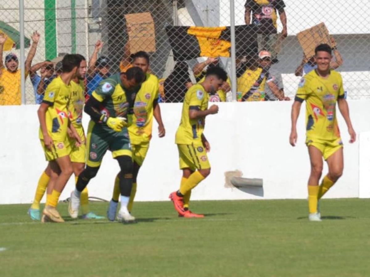 Gerson Argueta revela quiénes lo motivaron a lanzar el tiro libre para su golazo