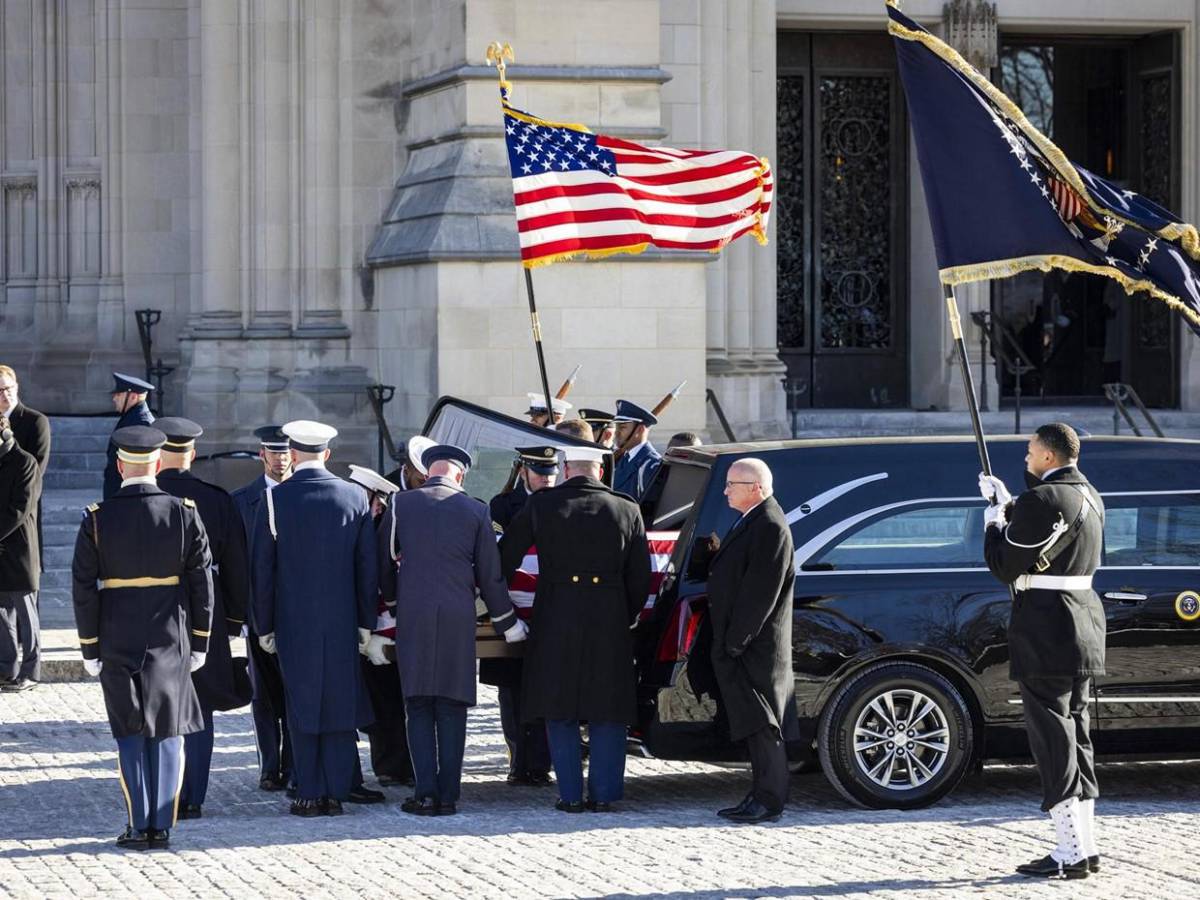 Jimmy Carter recibe homenajes póstumos en su funeral de Estado en Washington