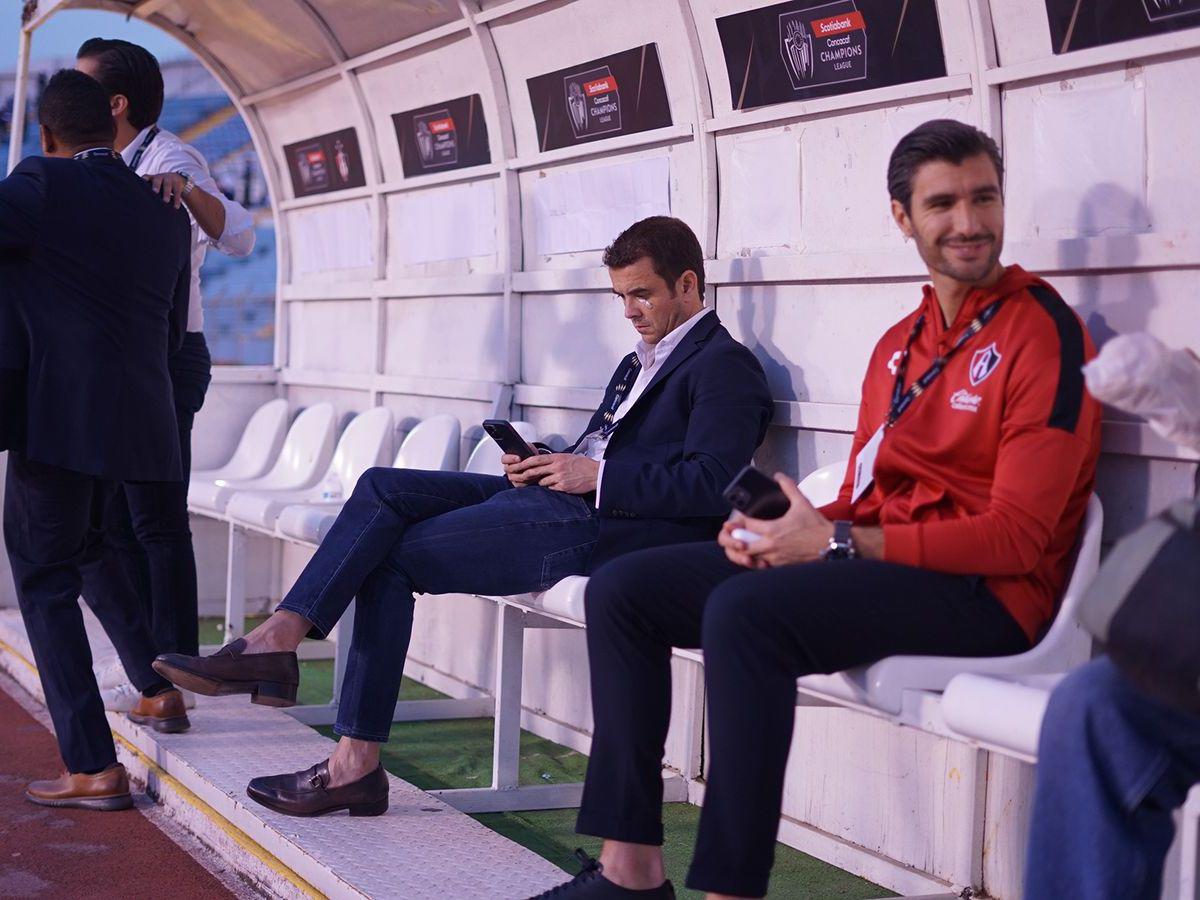 Aficionados del Atlas viajan desde México y se hacen sentir en el estadio Olímpico