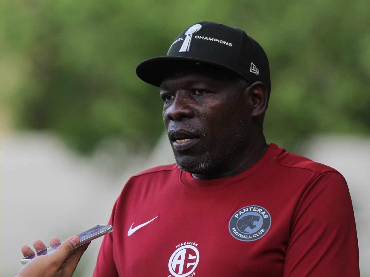 Padre de Alberth Elis revela lo primero que hizo el jugador al despertar de coma