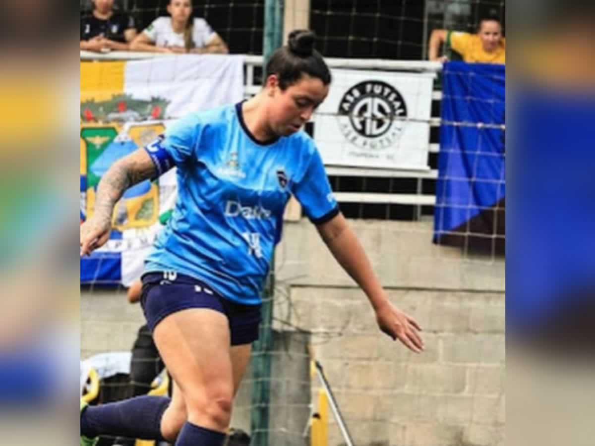 Futbolista falleció tras caer desde el piso 25 de un edificio por distraerse con su celular