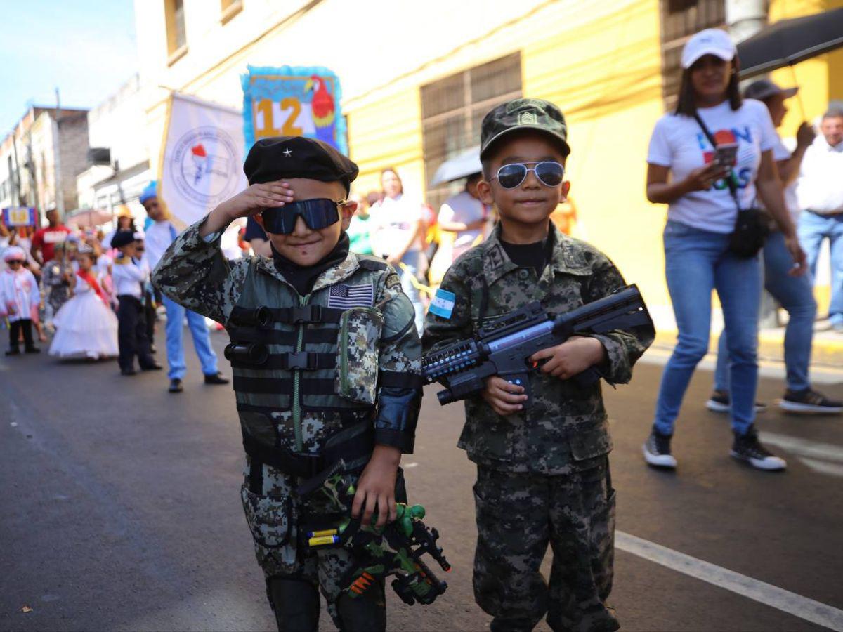 Curiosidades en desfiles de prebásica que marcaron el inicio de las fiestas patrias