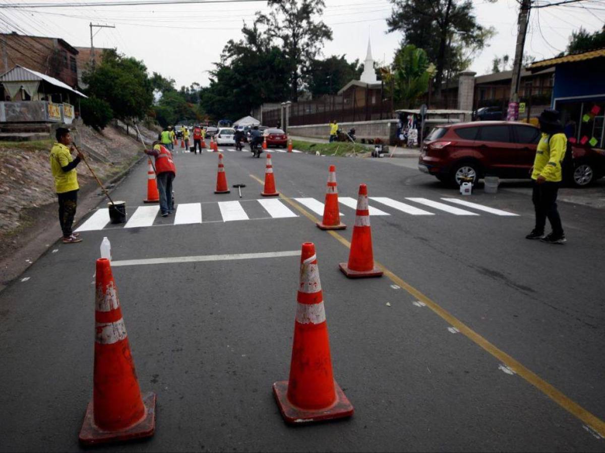 En la colonia Kennedy se ha realizado un importante proyecto de señalización para crear orden vial en este sector.