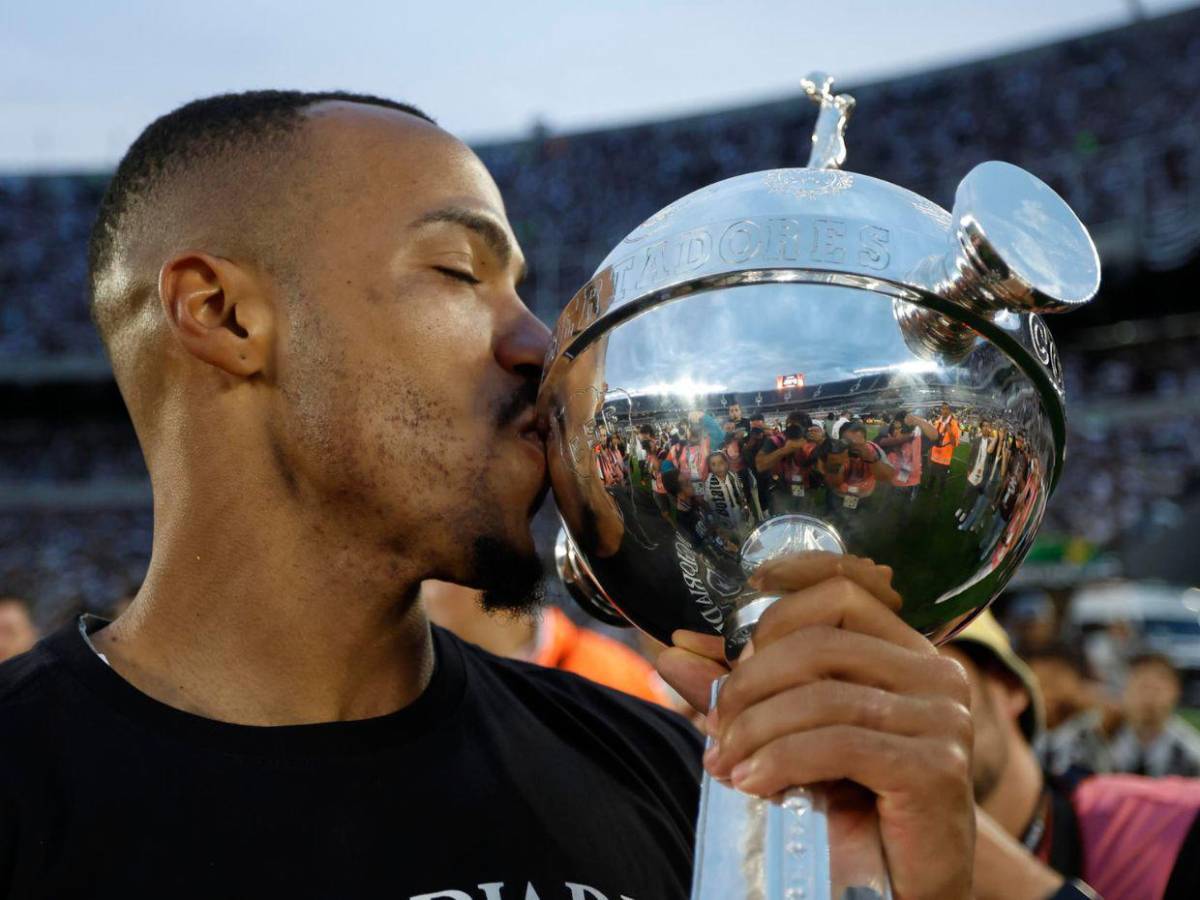 ¡Conmovedor! Capitán del Botafogo le dedica la Copa Libertadores a su padre fallecido