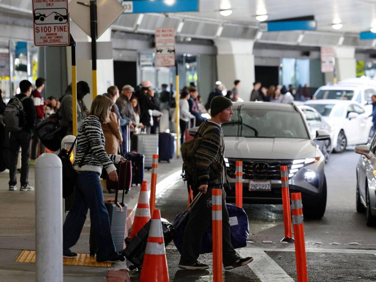 Por carretera o avión: comienzan viajes por Thanksgiving 2024