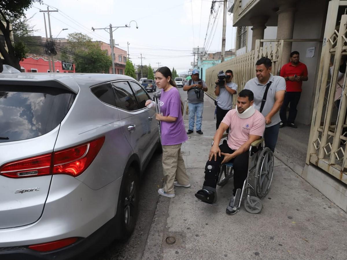 Momento en que Matamoros salía de los tribunales donde hoy se desarrolló la audiencia contra el conductor que provocó el accidente.