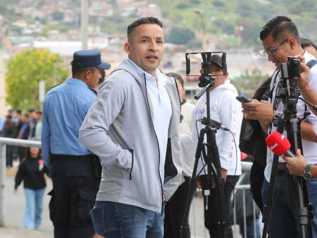 Presentadores hondureños y famosos en el estadio Nacional para la final Olimpia-Motagua