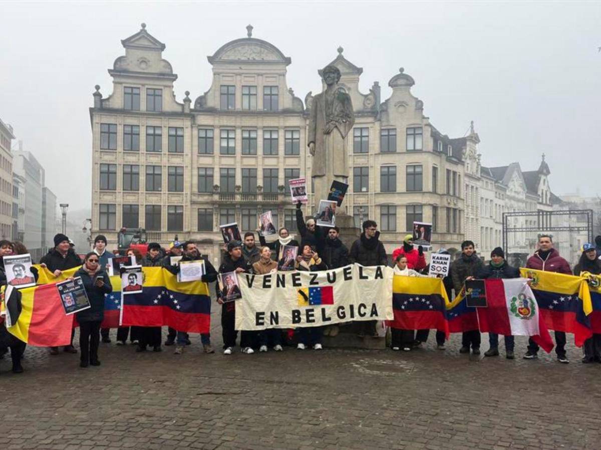 Lágrimas de impotencia y cadenas: venezolanos por el mundo protestan contra investidura de Maduro