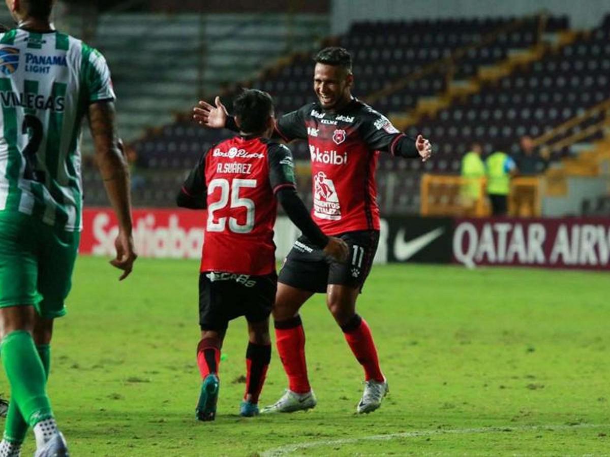 Alex López marcó otro golazo en el último minuto y Alajuelense remontó al Herediano