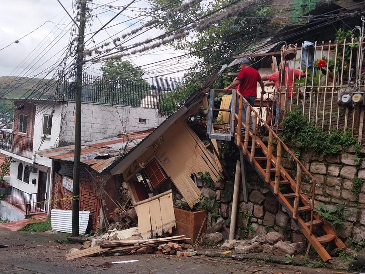 La vivienda fue destruida debido a la saturación del terreno producto de las lluvias.