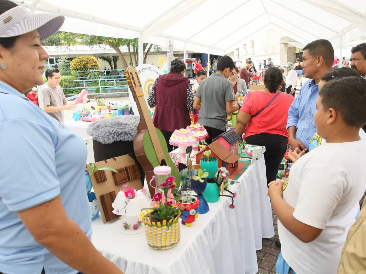 Gran Feria de Reciclaje en Tegucigalpa: Niños hacen de residuos obras