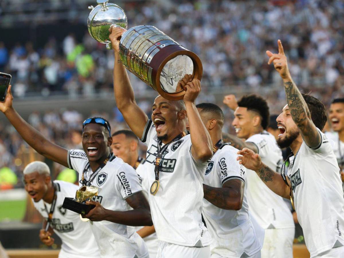 ¡Conmovedor! Capitán del Botafogo le dedica la Copa Libertadores a su padre fallecido