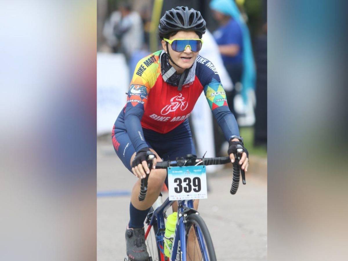 Chicas deslumbran con su talento y belleza en la Vuelta Ciclística de EL HERALDO 2024