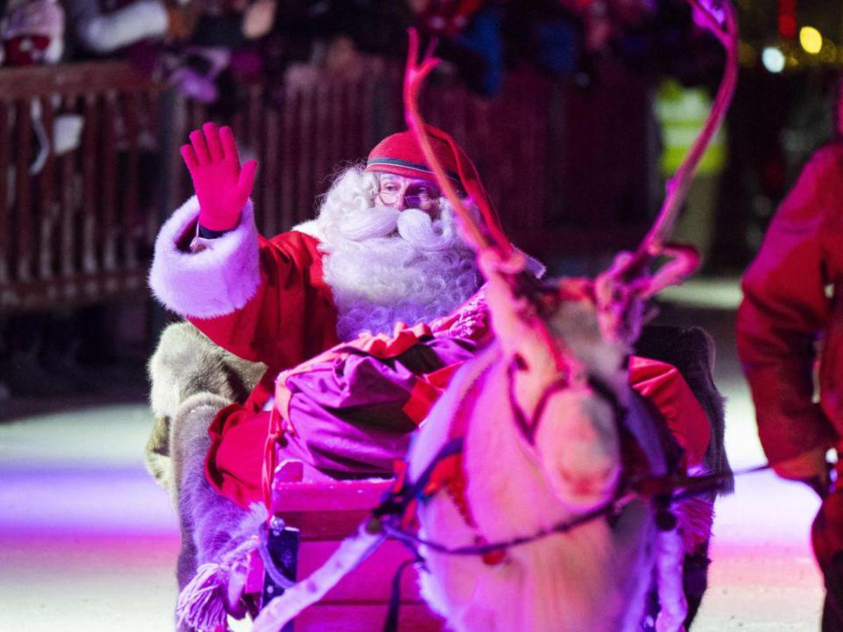 Santa Claus ya recorre el mundo, repartiendo millones de regalos, según rastreo del Ejército de EUA