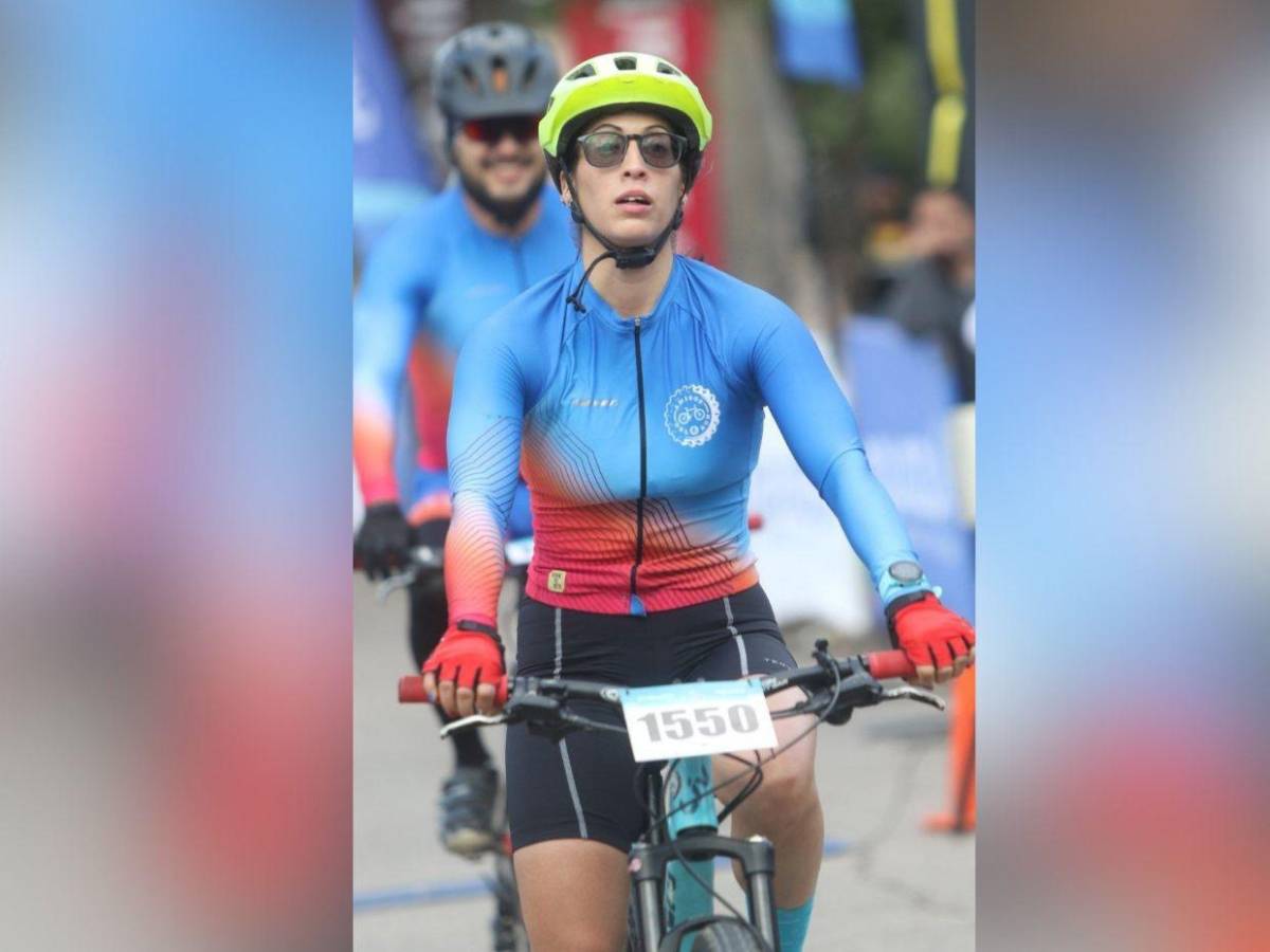 Chicas deslumbran con su talento y belleza en la Vuelta Ciclística de EL HERALDO 2024