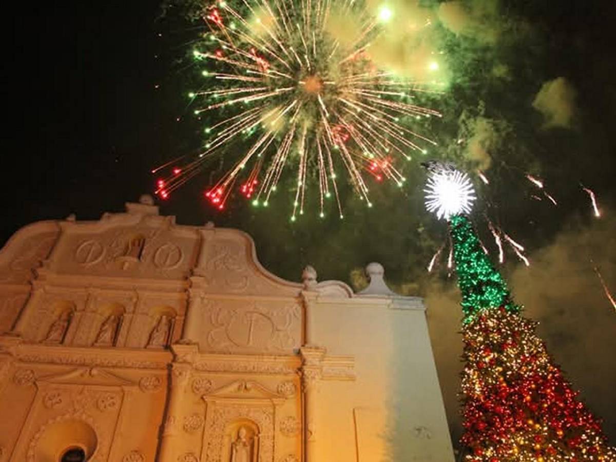 Luces, alegría y 12 campanadas: Así despide Comayagua el 2024