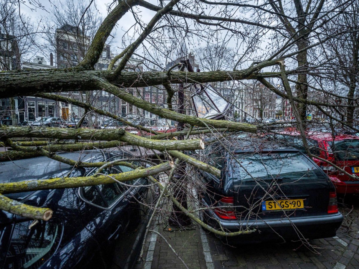 Tormenta Eunice azota Europa y deja al menos 13 muertos