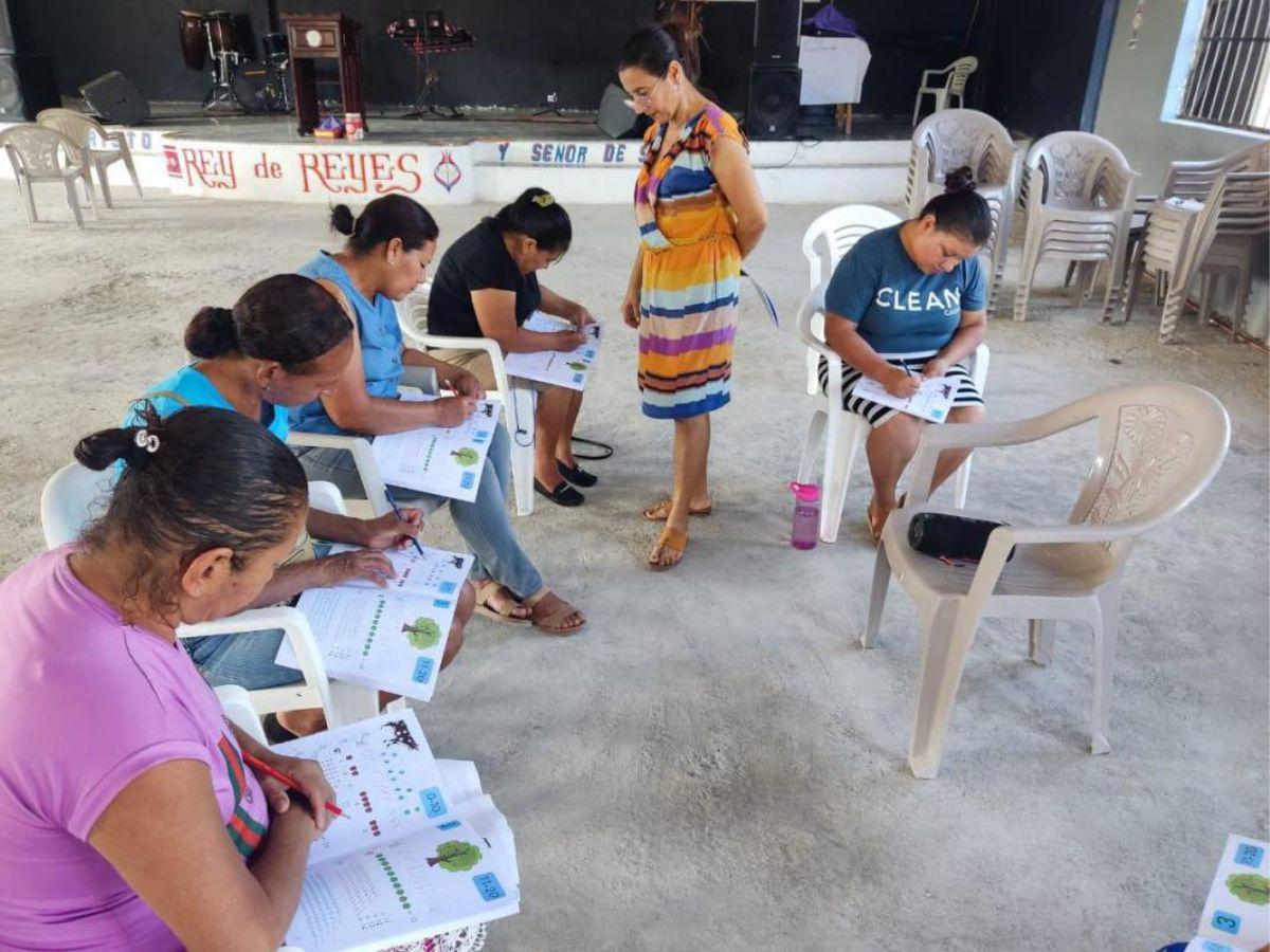 Por cada 100 hondureños mayores de 15 años, 13 no saben leer ni escribir