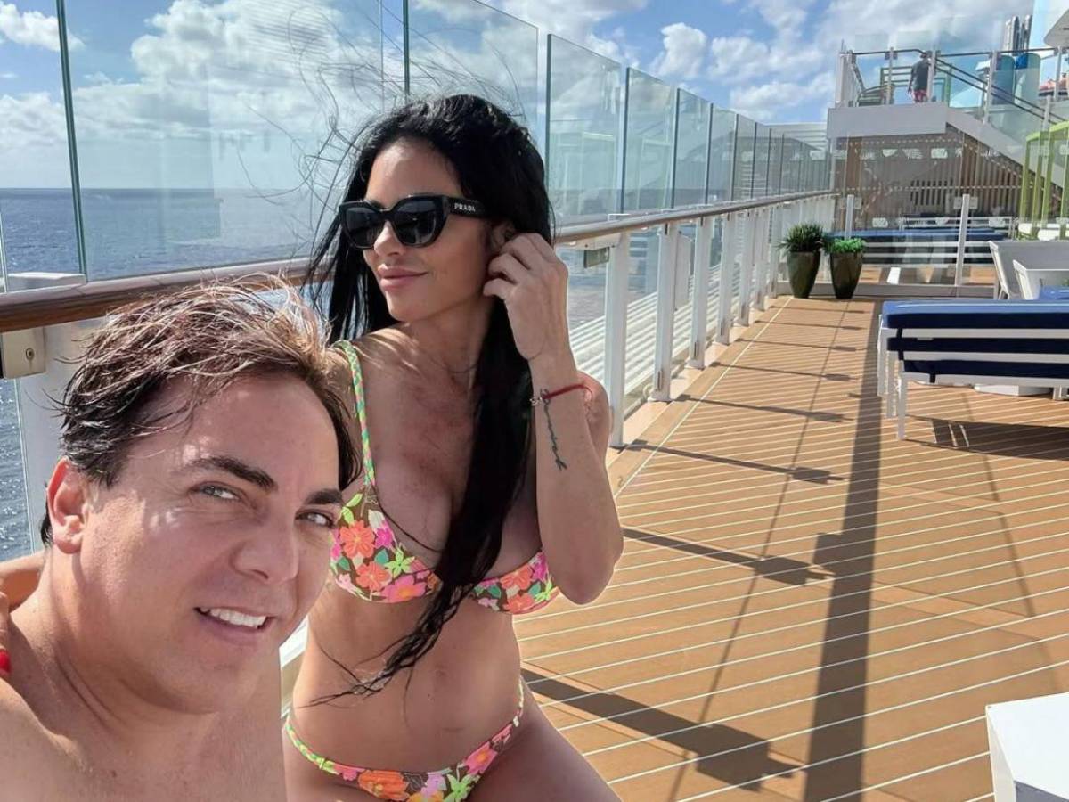 Cristian Castro celebra su cumpleaños: ¿Quién es la mujer que lo acompaña?