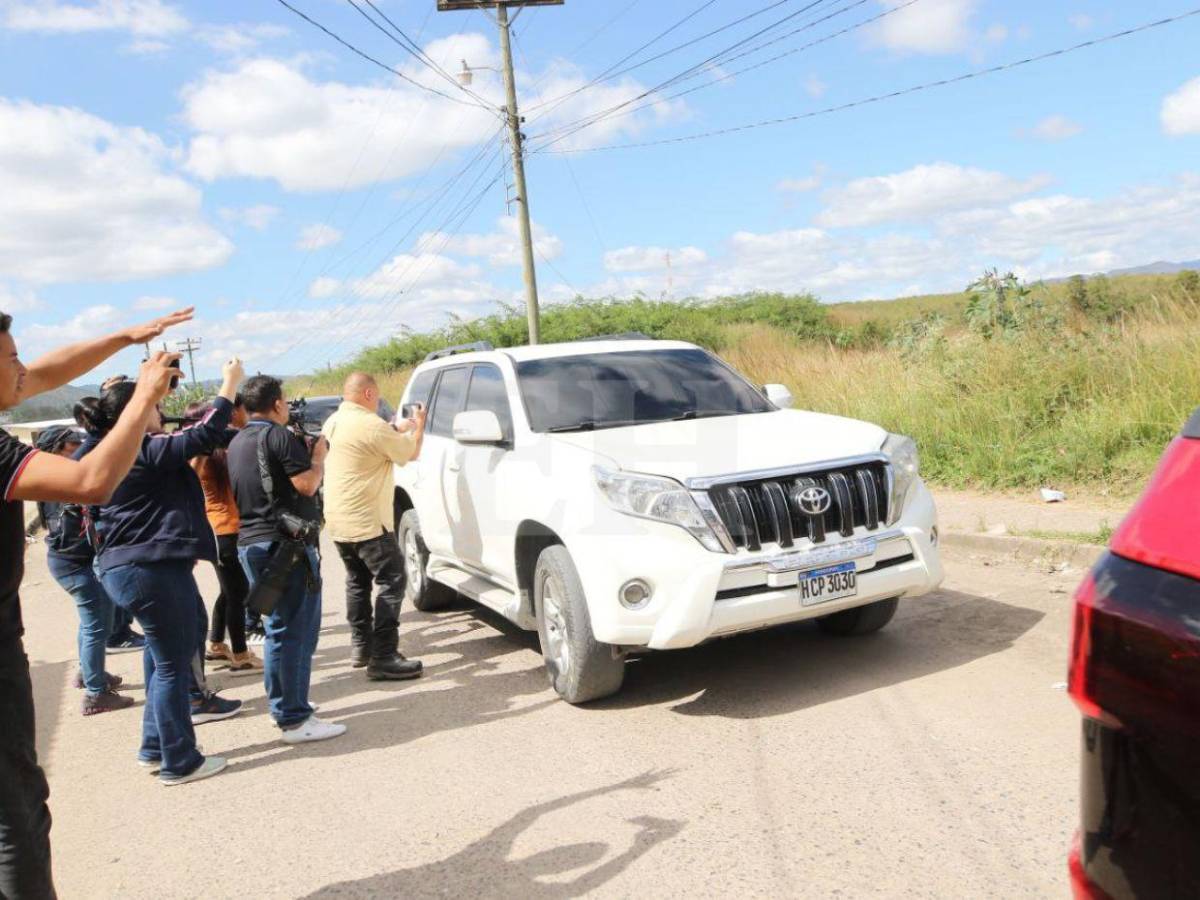 Así fue la salida de Romeo Vásquez de la cárcel de Támara para cumplir arresto domiciliario