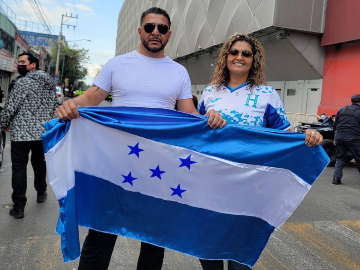 Hondureños llegan al Nemesio Diez para el partido ante México