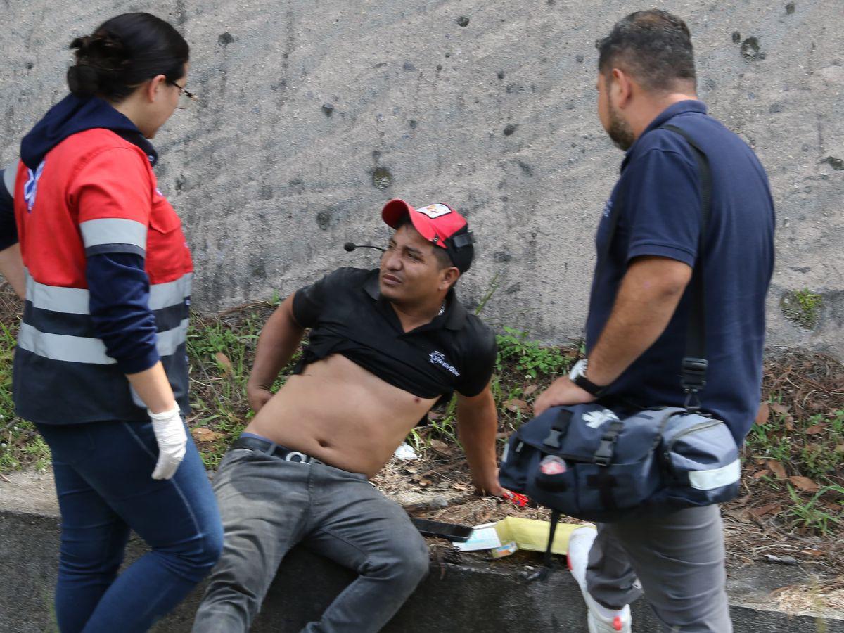 Al menos una persona herida dejó el percance.