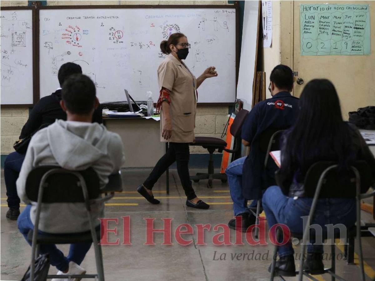 Docentes y estudiantes se han mostrado a favor de la iniciativa con el retorno a clases.