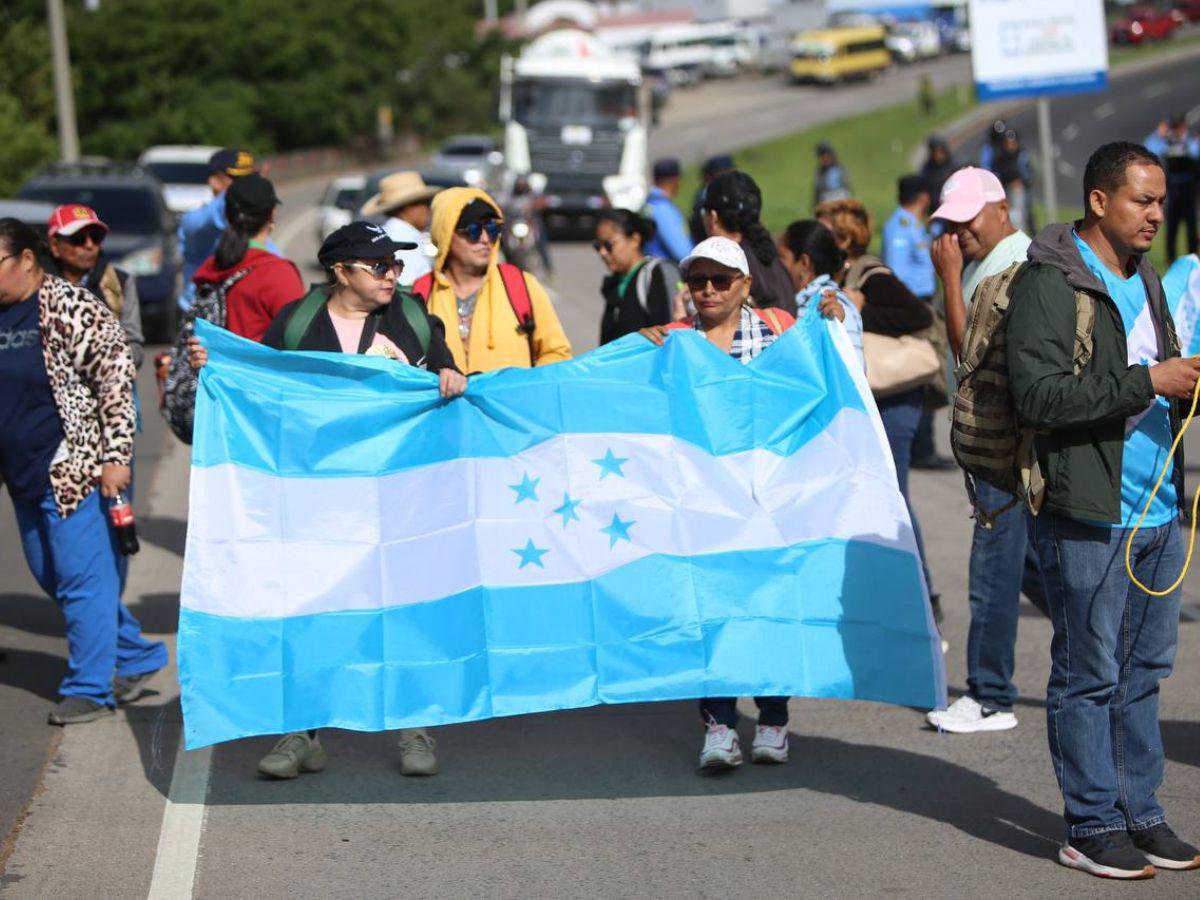 Maestros protestan y exigen al gobierno pago de deuda por crecimiento vegetativo