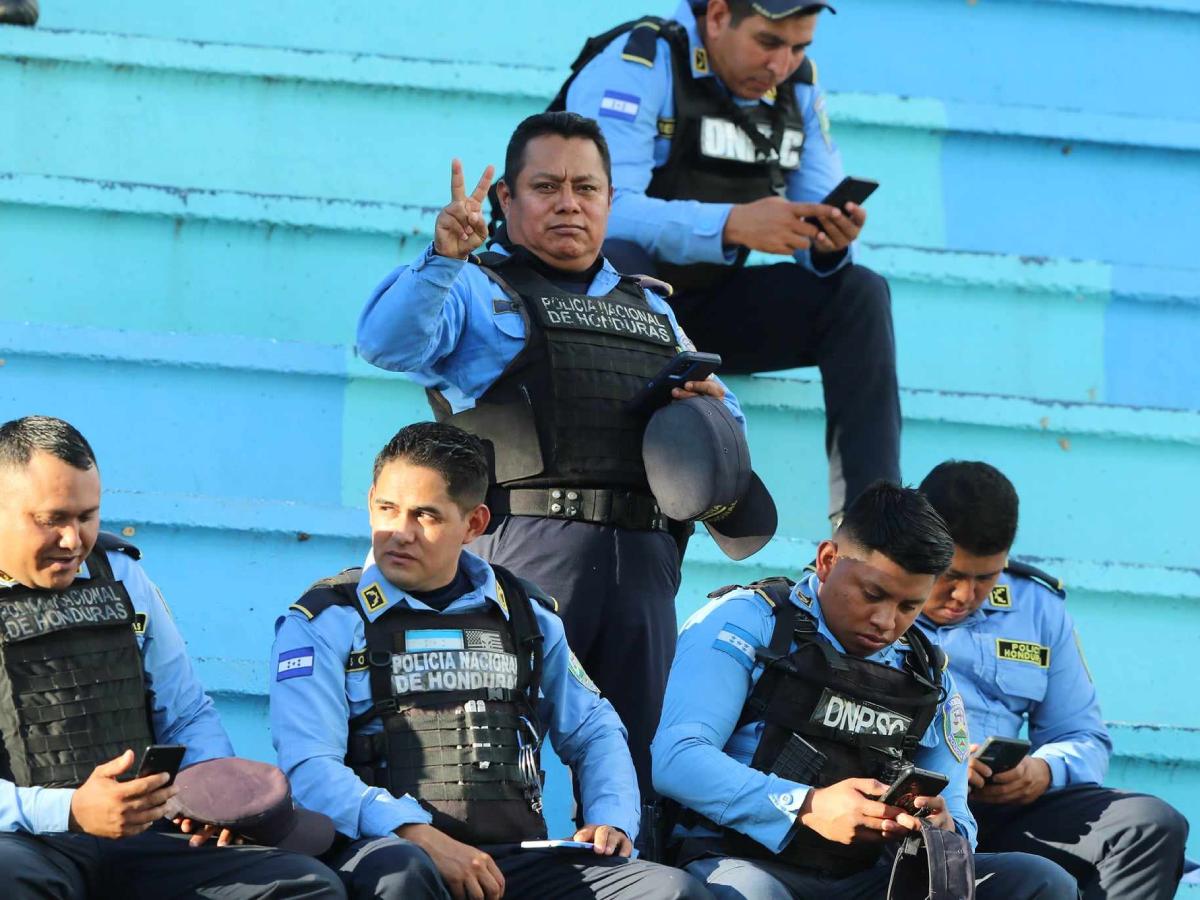 Chicas deslumbran: Ambiente en el Motagua vs Águila por Copa Centroamericana