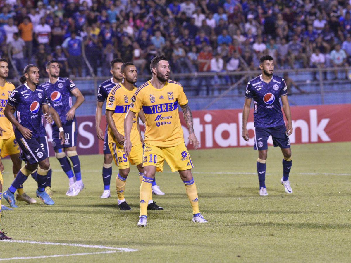 Gignac estuvo bien marcado durante el encuentro.