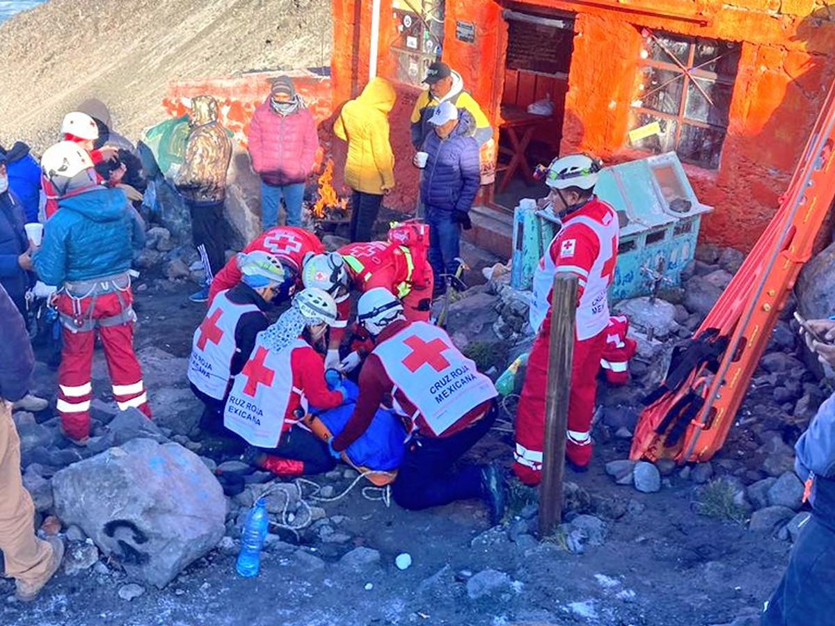 Recuperan cuerpos de los cuatro alpinistas que cayeron del Pico de Orizaba