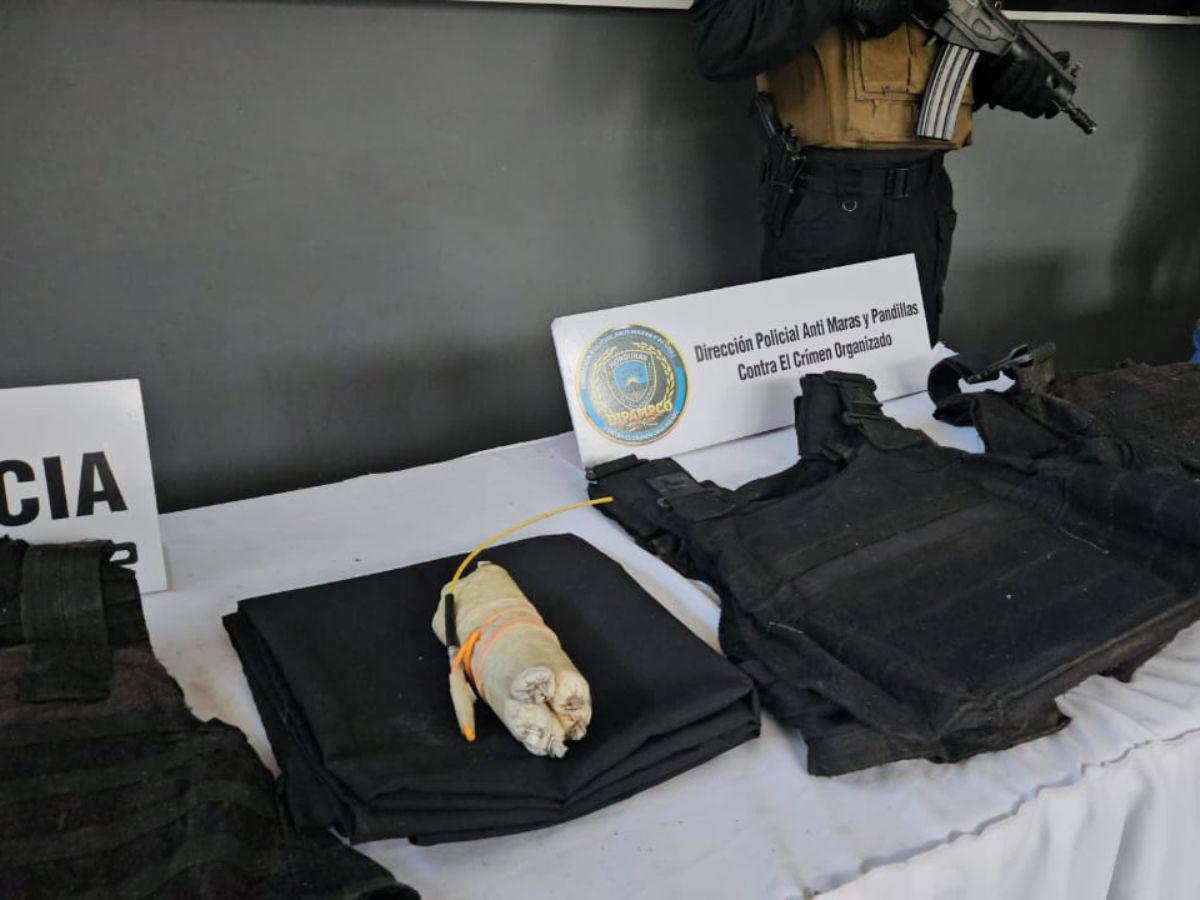 Explosivos utilizados en el sector minero fueron encontrados en el lugar.