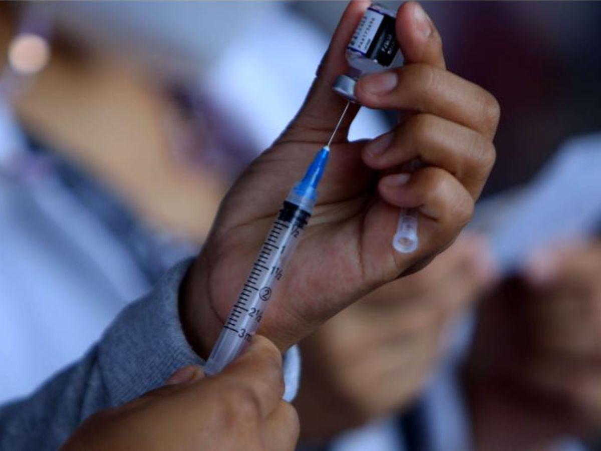 Sesal despedirá a dos responsables de dañar 140 mil vacunas en SPS