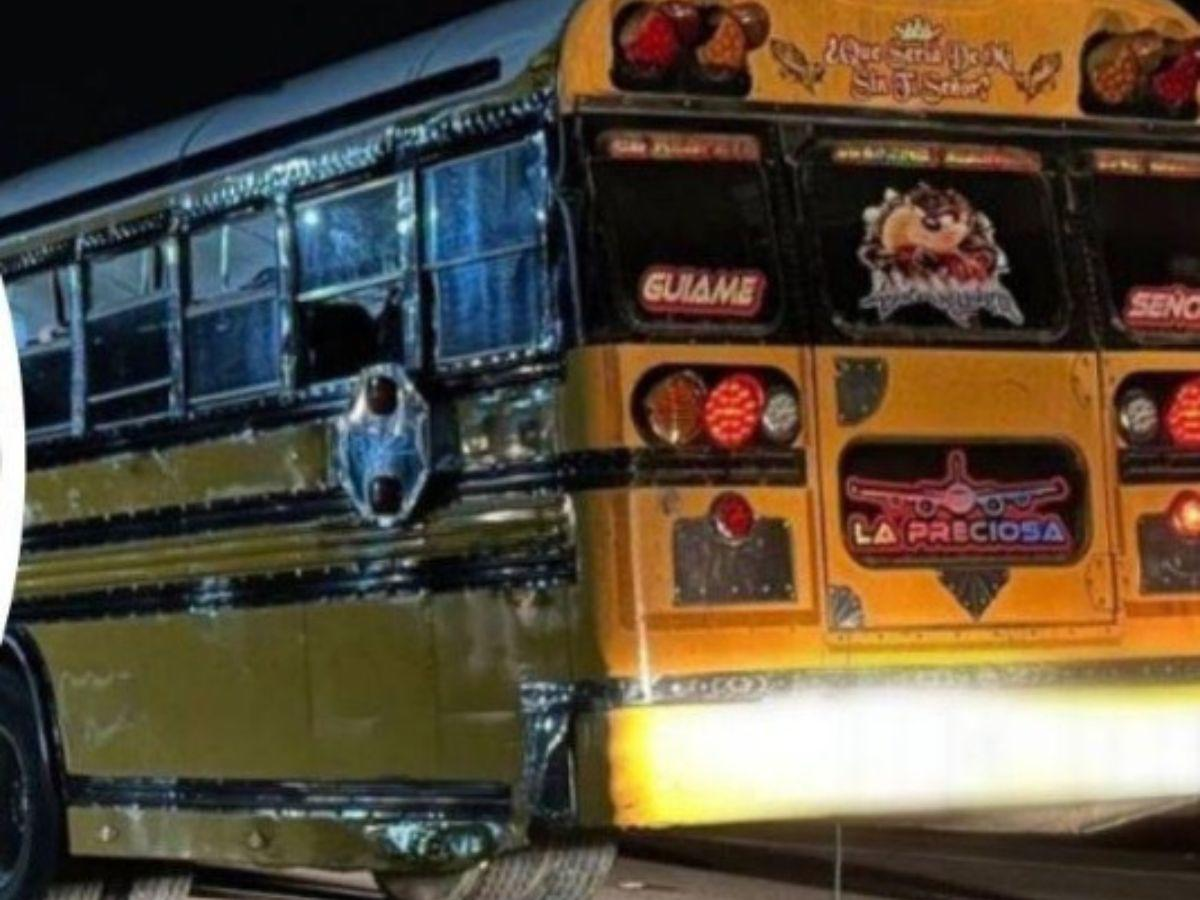 En este bus se transportaba la barra del Marathón, la cual fue interceptada por personas desconocidas a bordo de una camioneta negra.