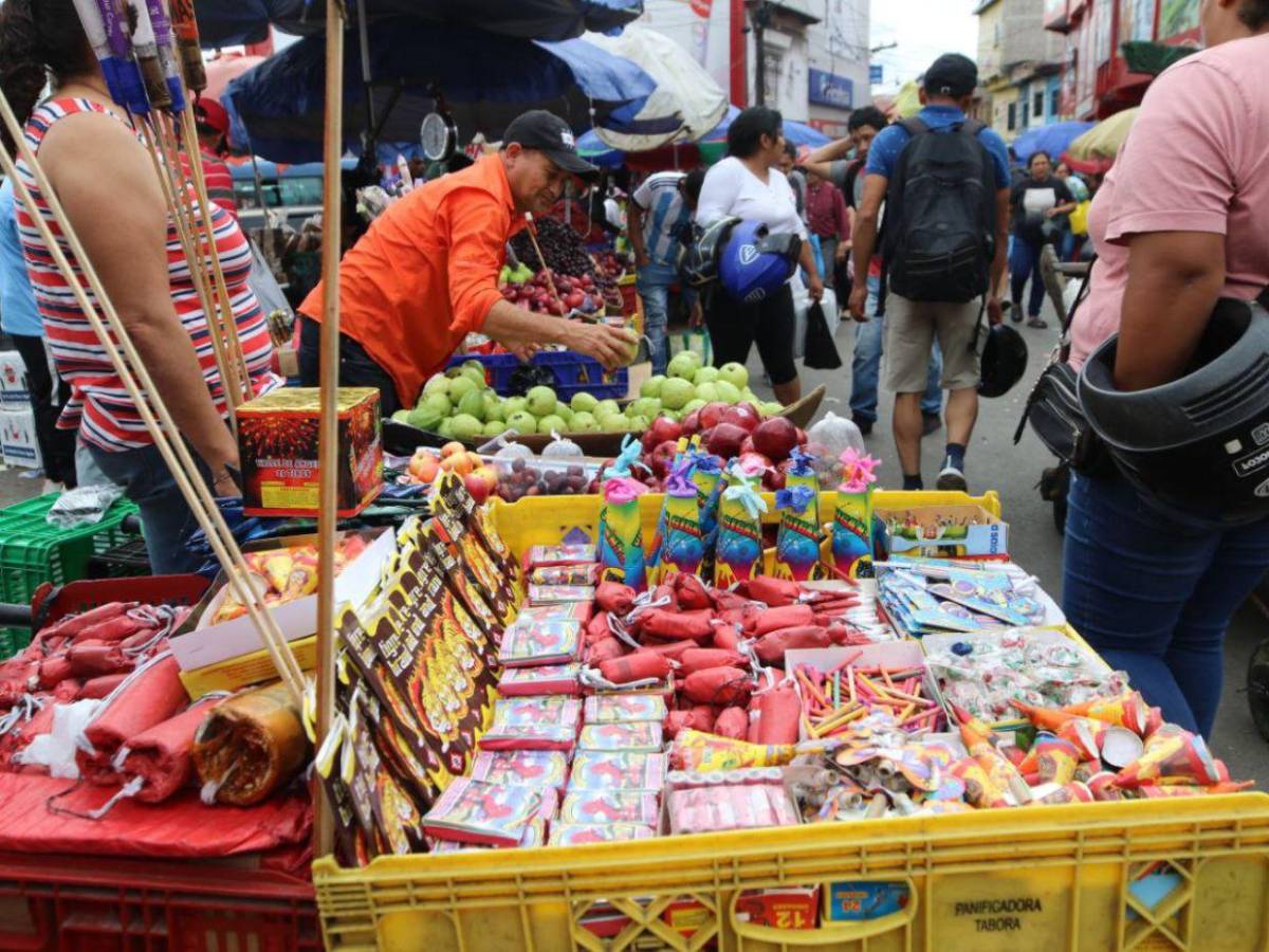 El mercado Zonal Belén abarrotado por las compras de fin de año