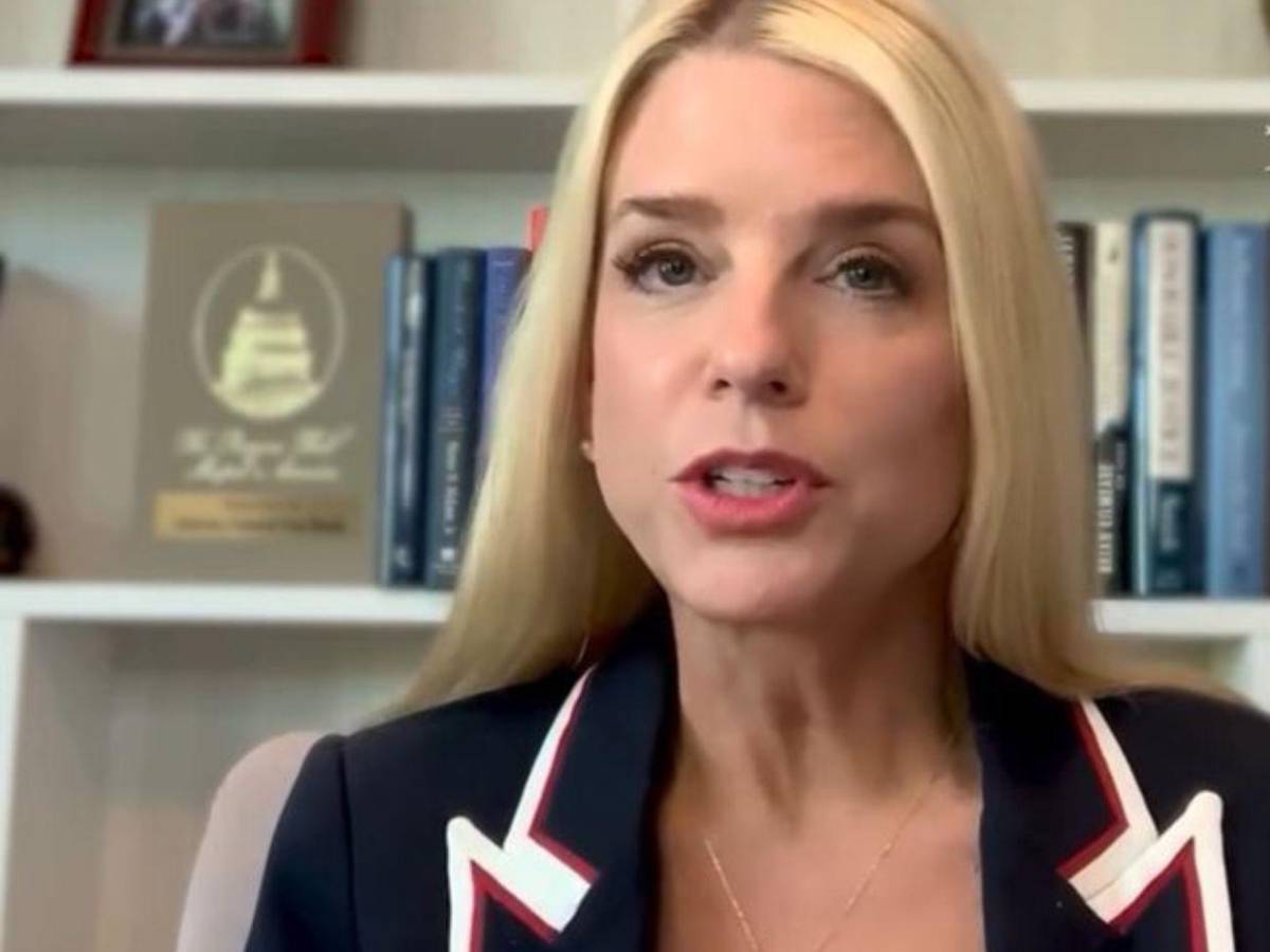 Pam Bondi, elegida por Trump como fiscal general, “es inteligente y dura”