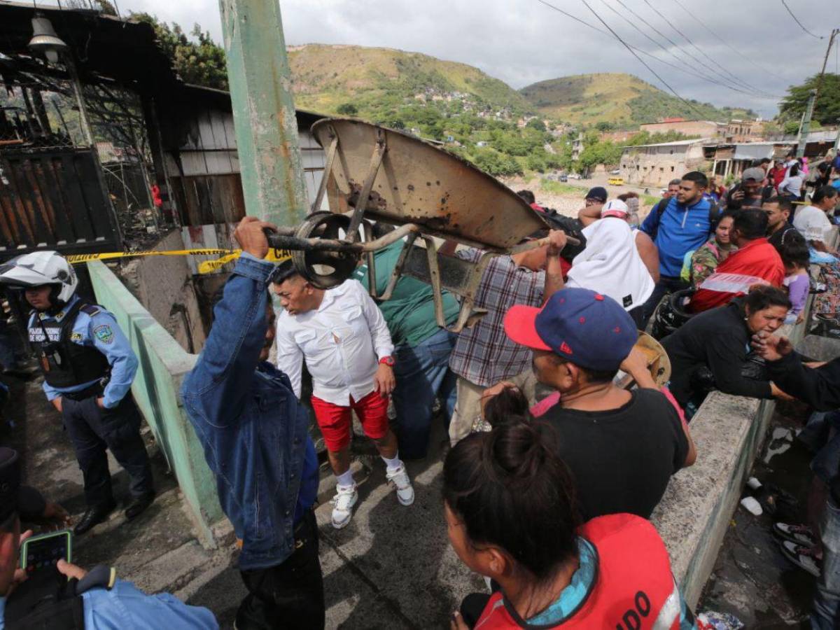 Devastados y sin sustento, comerciantes de Comayagüela enfrentan tragedia tras incendio