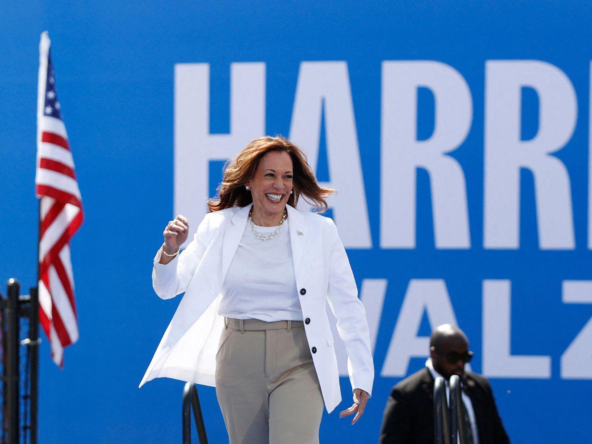 Kamala Harris afirma que de ganar Trump las elecciones peligra la democracia