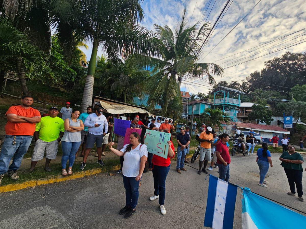 Los manifestantes afirmaron que se mantendrán en protesta hasta obtener una respuesta favorable.