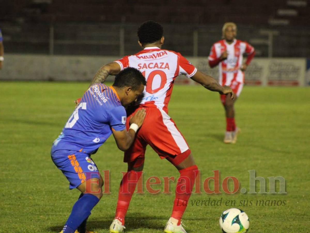 Vida gana 2-1 a Lobos y alcanza a Motagua en liderato de la Liga Nacional