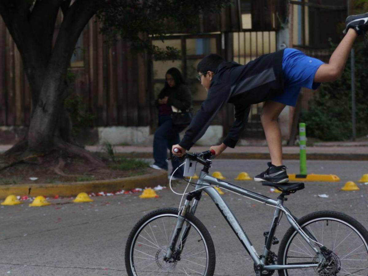 Curiosidades que marcaron la decimotercera Vuelta Ciclística EL HERALDO